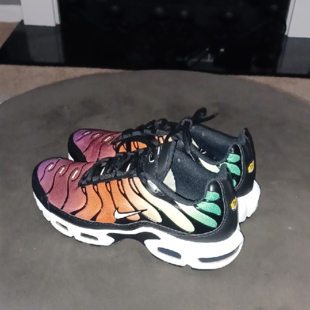 Nike Women/Men Sneakers - Black, Orange, Green Gradient